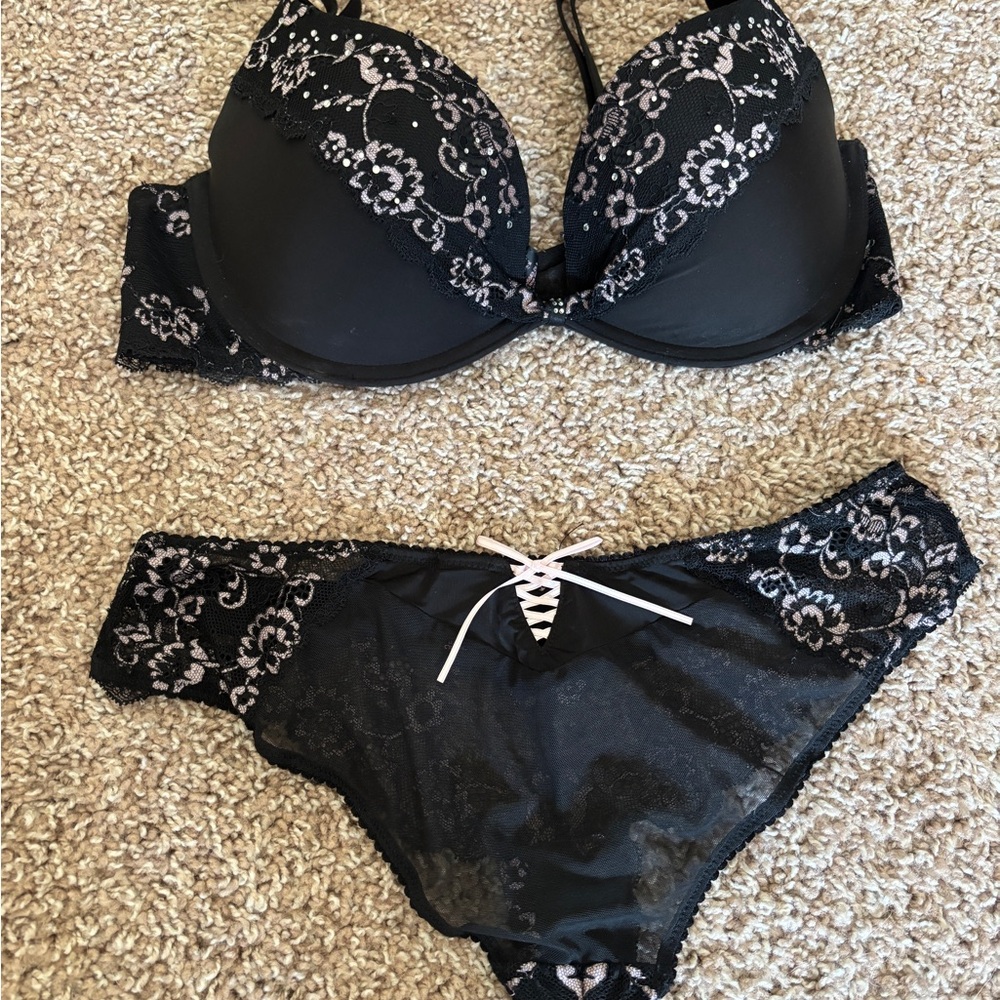 Elegant Black Lace Lingerie Set